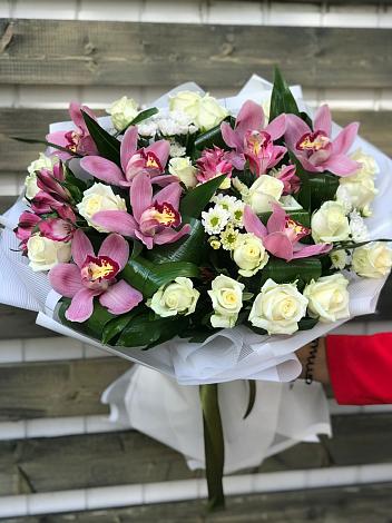 Букет цветов из: Розы и Хризантемы в Реммаш