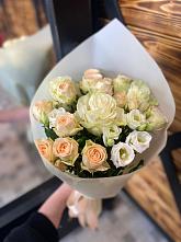 Букет цветов из:  Розы и Лизиантусы #REPLACE_PRED# Реммаш