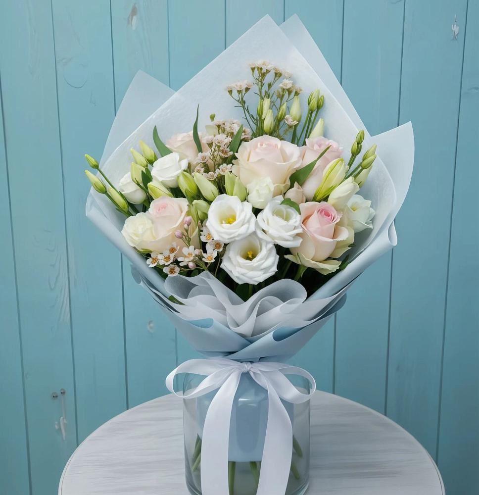 Букет цветов из: Розы и Лизиантусы в Реммаш