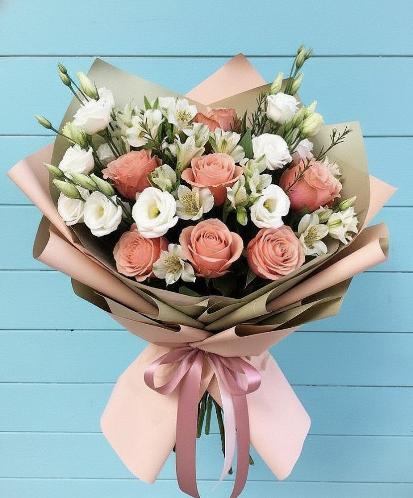 Букет цветов из: Розы, Альстромерии и Лизиантусы в Реммаш