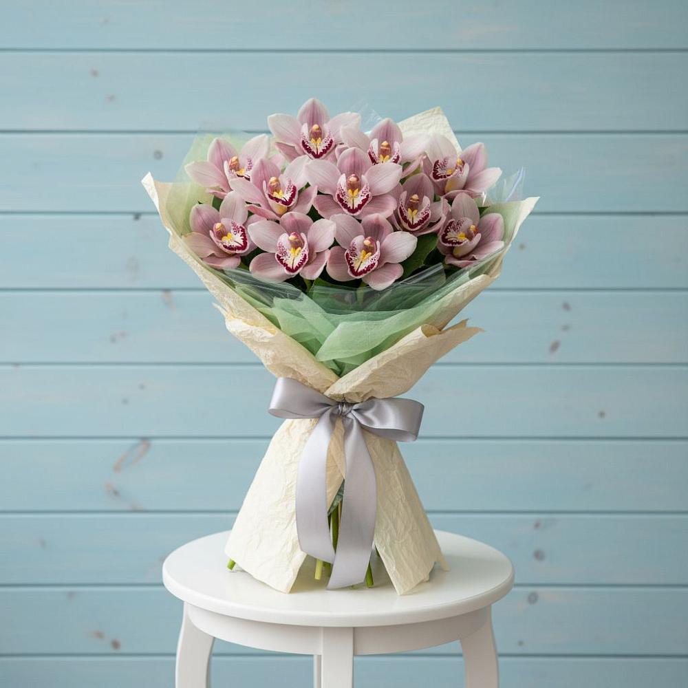 Букет цветов из: Орхидеи и Розы в Реммаш