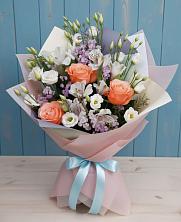 Букет цветов из:  Лизиантусы, Розы, Альстромерии и Гипсофила в Реммаш