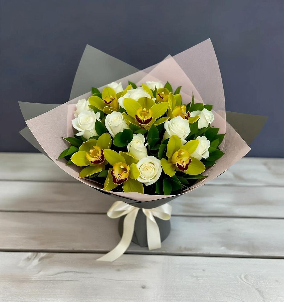 Букет цветов из: Орхидеи и Розы в Реммаш