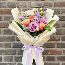 Букет цветов из:  Лизиантусы и Розы #REPLACE_PRED# Реммаш