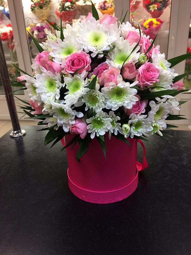 Цветочная композиция из Розы и Хризантемы в шляпной коробке в Реммаш