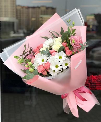 Букет цветов из: Розы, Лизиантусы и Хризантемы в Реммаш
