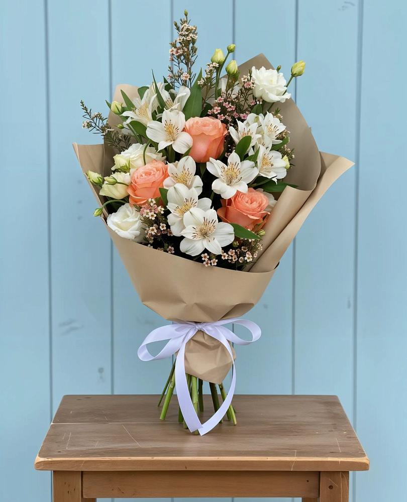 Букет цветов из: Альстромерии, Лизиантусы, Розы и Хризантемы в Реммаш