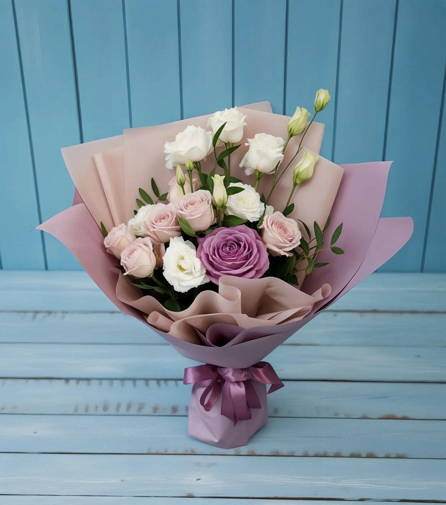 Букет цветов из: Розы и Лизиантусы в Реммаш